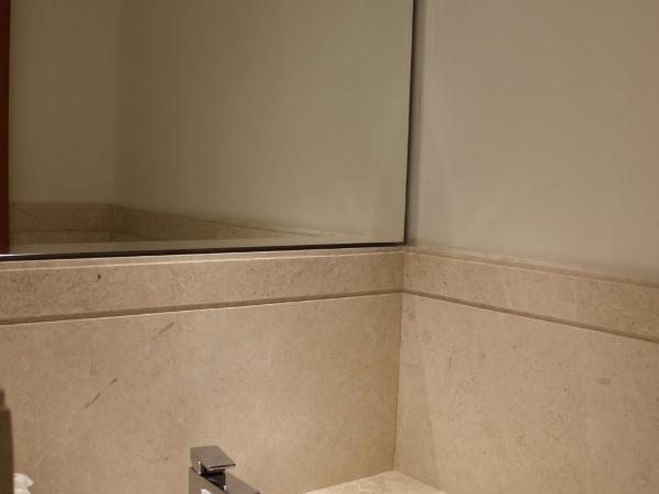 Mercure Hyderabad KCP Banjara Hills, An Accor Hotel : photo 6 de la chambre superior room with one queen size bed,city view with 10% discount on food & soft beverages (except in room dining)