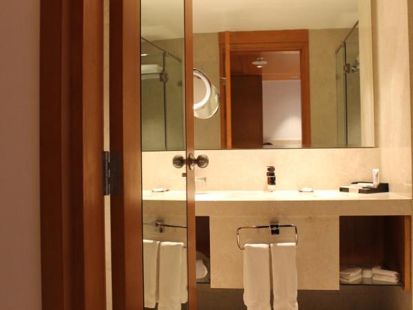 Mercure Hyderabad KCP Banjara Hills, An Accor Hotel : photo 6 de la chambre deluxe room,20% discount on food & soft beverages (except in room dining) ,20% discount on spa