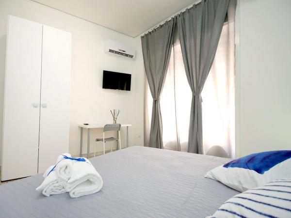 B&B Salernoway : photo 8 de la chambre chambre double avec balcon - vue sur mer