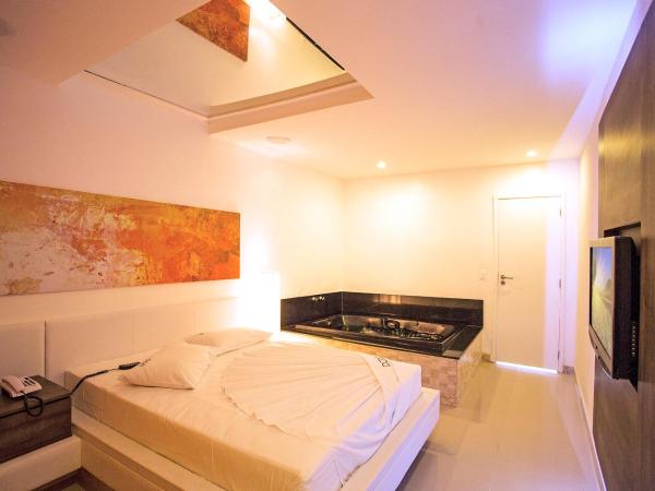 DOM Suites motel (Adult Only) : photo 3 de la chambre suite deluxe avec baignoire spa