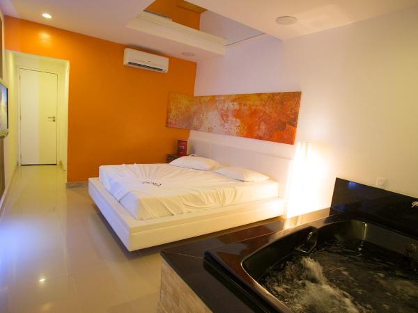 DOM Suites motel (Adult Only) : photo 4 de la chambre suite deluxe avec baignoire spa