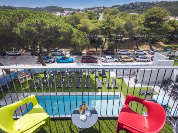 GHT Sa Riera : photo 1 de la chambre chambre double ou lits jumeaux - vue sur piscine