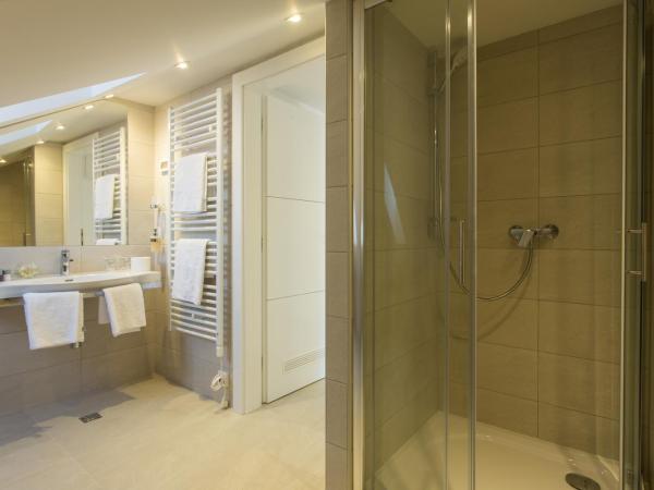 Rooms Klarisa Palace : photo 4 de la chambre chambre double - mansardée