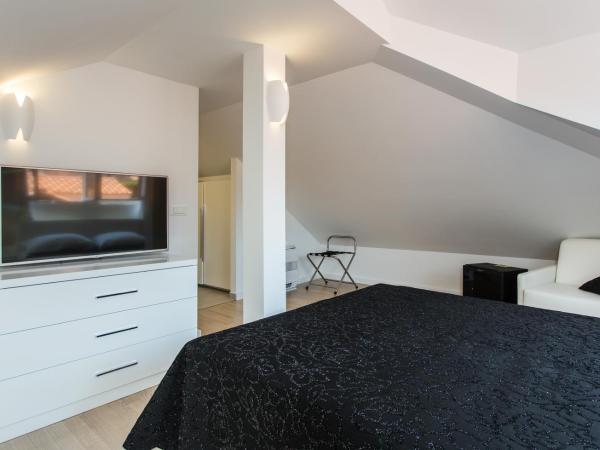 Rooms Klarisa Palace : photo 6 de la chambre chambre double - mansardée