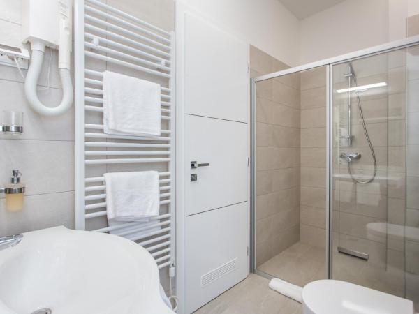 Rooms Klarisa Palace : photo 10 de la chambre chambre double standard