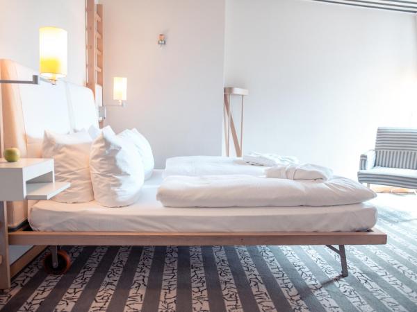 Hotel Bleibtreu Berlin by Golden Tulip : photo 6 de la chambre chambre standard lit queen-size