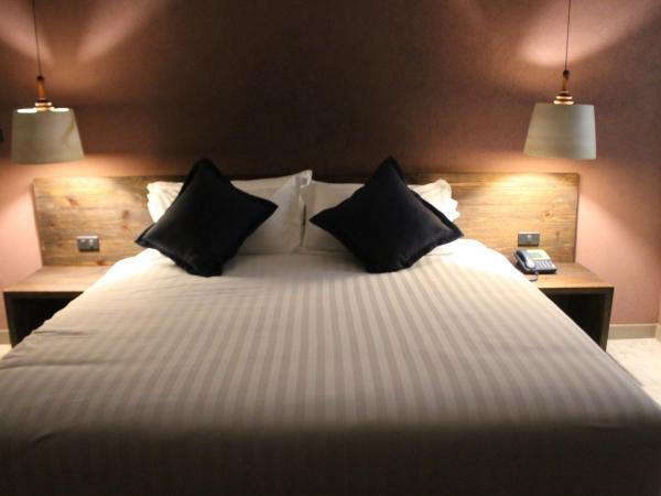 The Glory River Kwai Hotel : photo 4 de la chambre chambre double deluxe avec baignoire
