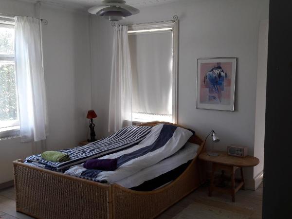 bedandshower : photo 4 de la chambre chambre double avec salle de bains commune