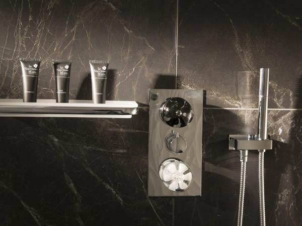 Le Narcisse Blanc : photo 9 de la chambre suite junior avec salon