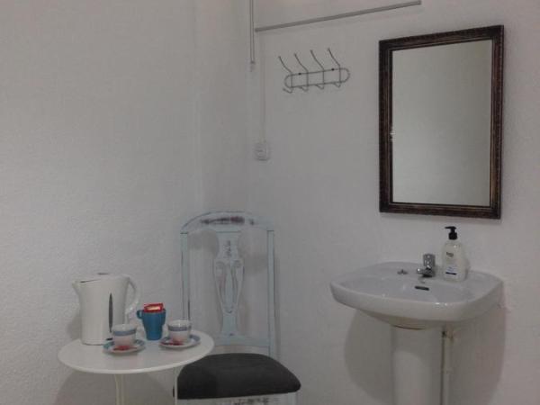Pensión Cádiz : photo 1 de la chambre chambre simple standard avec salle de bains commune