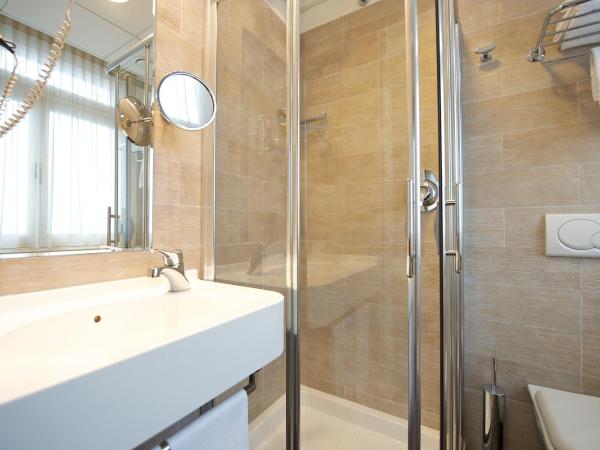 Ibis Styles Parma Toscanini : photo 10 de la chambre chambre standard lit queen-size