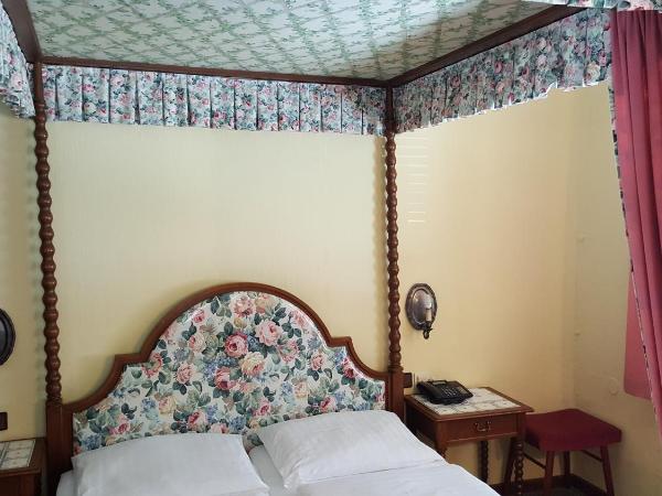 Hotel Hohenstauffen : photo 3 de la chambre chambre double