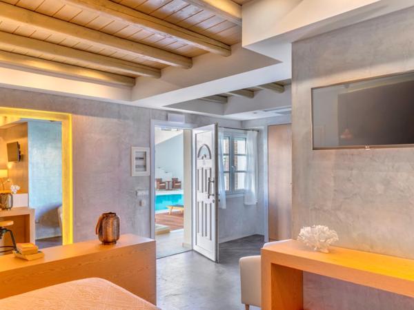 Nissaki Beach Hotel : photo 7 de la chambre suite - vue sur piscine