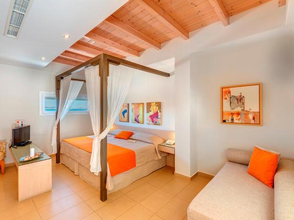 Nissaki Beach Hotel : photo 1 de la chambre chambre double supérieure