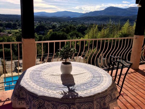 Chambre d'hôtes Le Clos 67 : photo 7 de la chambre chambre double - vue sur montagne