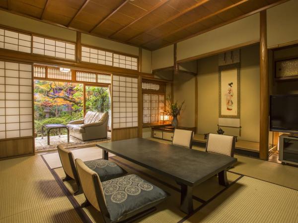 Hashinoya Bekkan Ransui : photo 2 de la chambre chambre lits jumeaux supérieure de style japonais avec vue sur le jardin