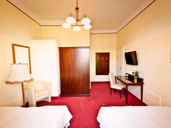 Hotel Viktoria Schönbrunn : photo 2 de la chambre chambre quadruple
