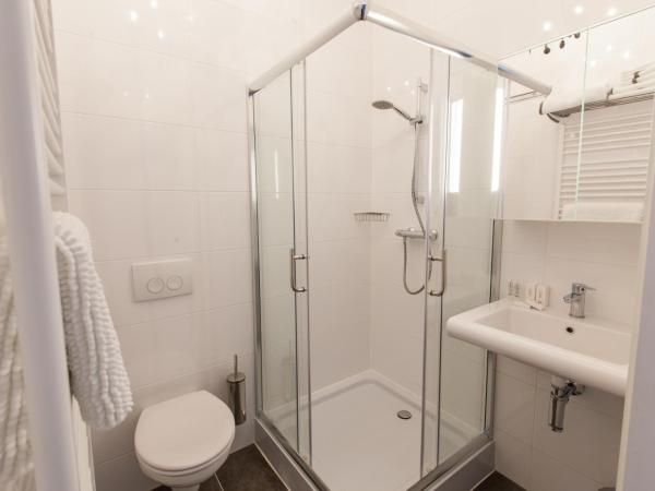 Lutje Kerklaan : photo 6 de la chambre chambre double deluxe avec douche