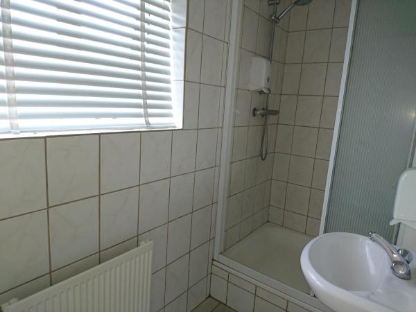Alba Guesthouse : photo 7 de la chambre chambre lits jumeaux avec salle de bains commune