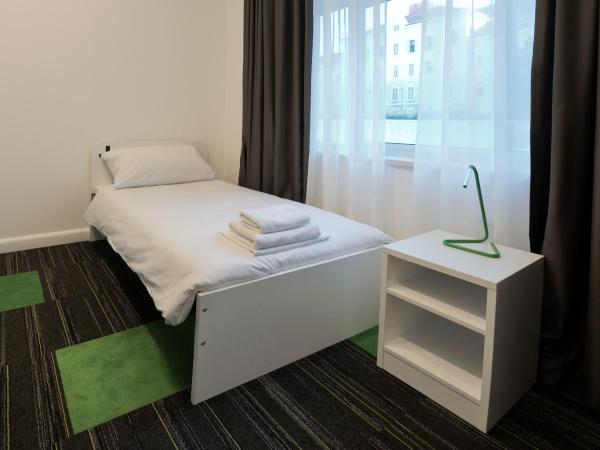 Hostel 365 For U : photo 3 de la chambre chambre simple avec salle de bains privative