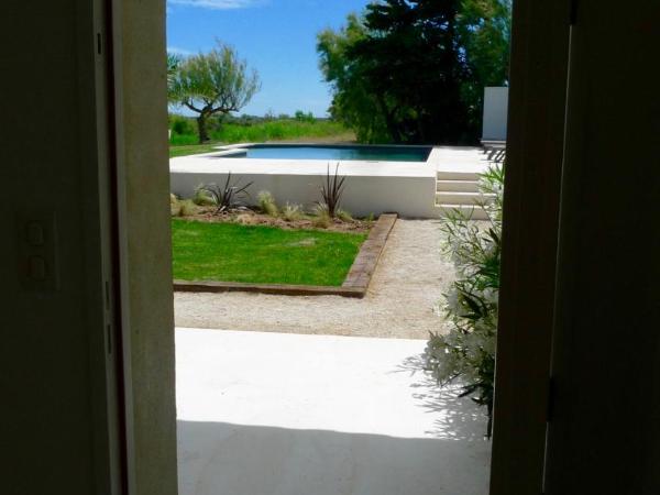 Mas des Cabidoules : photo 10 de la chambre chambre double – vue sur lac