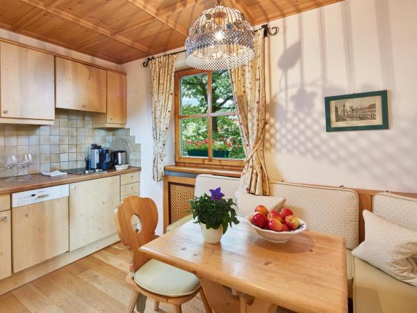 Landsitz Römerhof - Hotel Apartments : photo 3 de la chambre appartement 1 chambre supérieur avec balcon