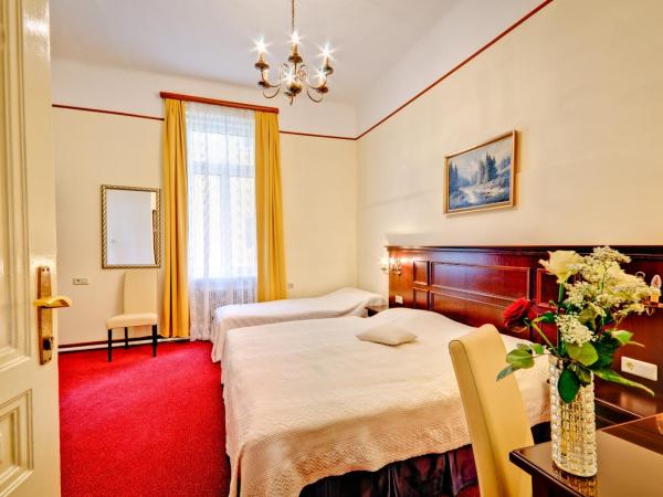 Hotel Viktoria Schönbrunn : photo 1 de la chambre chambre triple
