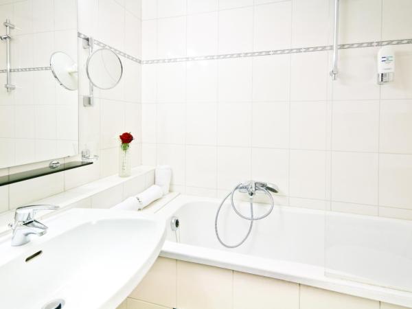 Hotel Viktoria Schönbrunn : photo 10 de la chambre chambre triple