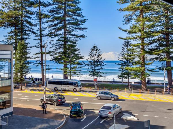 Manly Paradise Motel & Apartments : photo 3 de la chambre hébergement motel lit queen-size et lit simple - vue sur plage