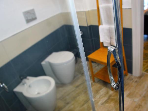 B&B A Due Passi Dal Mare : photo 5 de la chambre chambre triple supérieure - vue sur mer