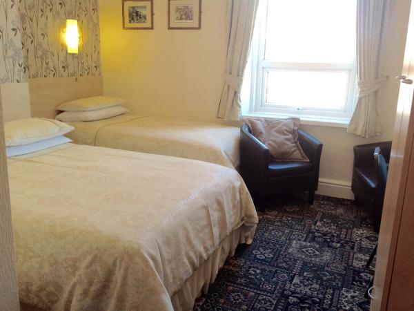 Myrtle house : photo 2 de la chambre chambre double avec lit d'appoint