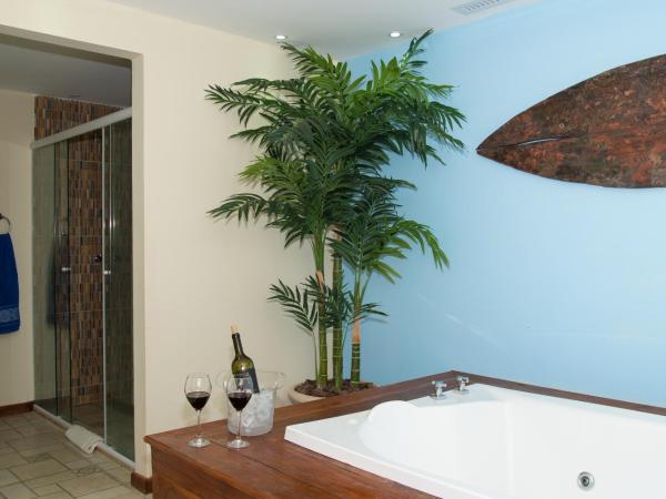 Pousada La Dolce Vita : photo 4 de la chambre suite principale avec salle de bains