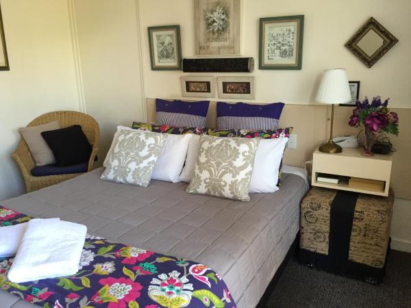 Airport Riverview Motel : photo 5 de la chambre chambre lit queen-size