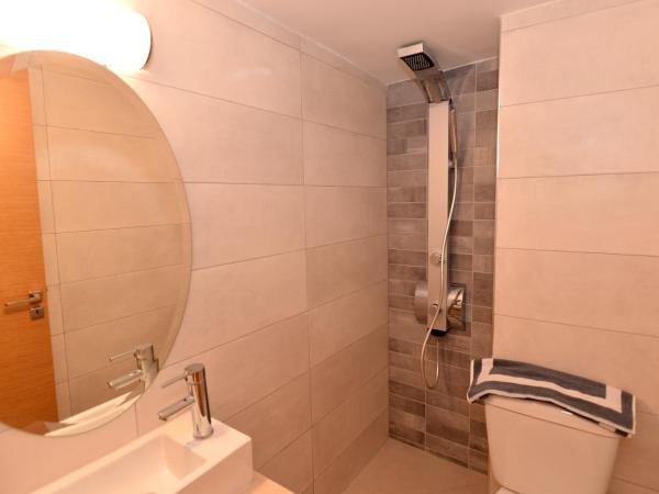 Island Dreams Rooms & Suites : photo 5 de la chambre chambre double ou lits jumeaux standard