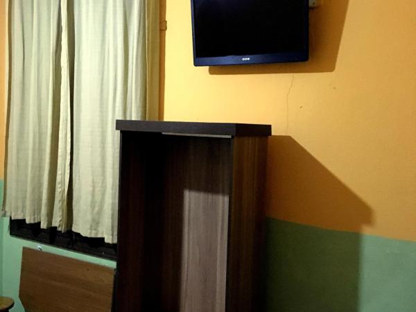 hotel Economico da SE : photo 3 de la chambre chambre double classique avec climatisation