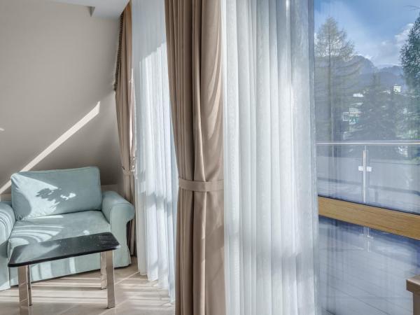 Villa Wierchy : photo 7 de la chambre suite de luxe avec kitchenette et terrasse