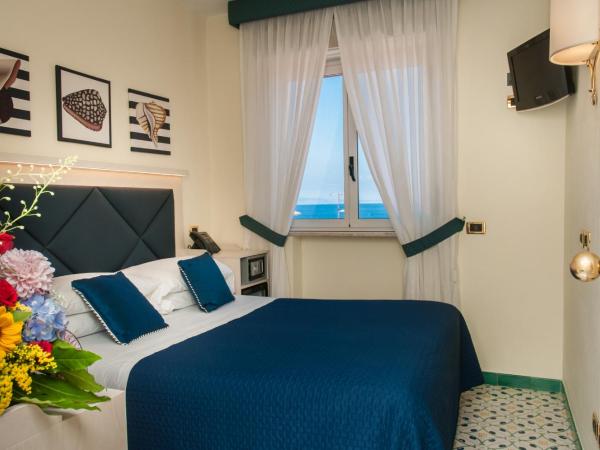 Hotel Del Mare : photo 3 de la chambre chambre double - vue sur mer