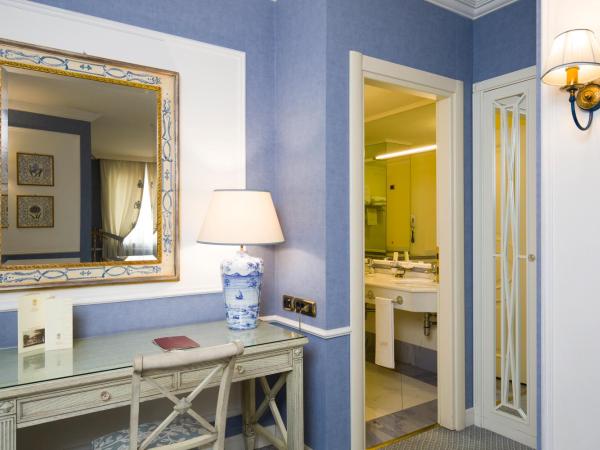 Palazzo Alabardieri : photo 2 de la chambre suite junior avec bain à remous