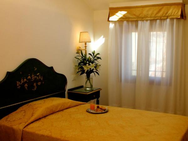 Palazzo Cendon Piano Antico : photo 7 de la chambre chambre classique