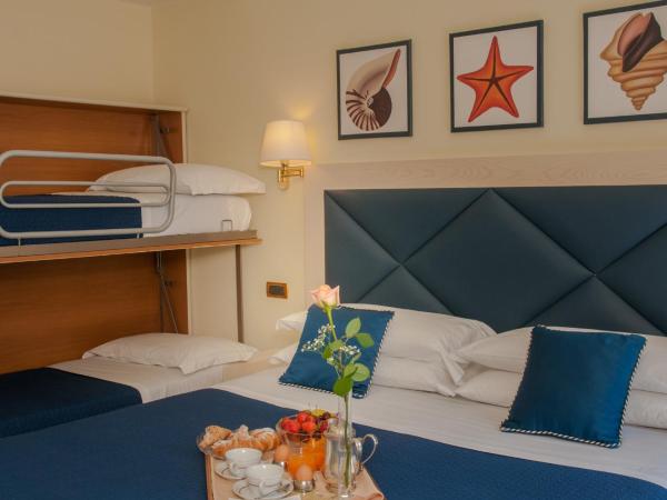 Hotel Del Mare : photo 3 de la chambre chambre quadruple