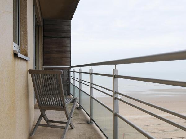 Vayamundo Oostende - Apartments : photo 2 de la chambre appartement supérieur 2 chambres - vue latérale sur mer xl