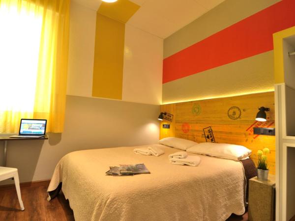Far Home Atocha : photo 2 de la chambre chambre double avec salle de bains commune