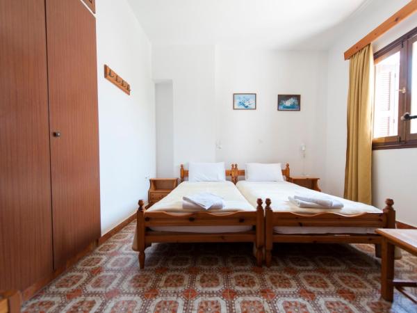 Stavros Pension : photo 9 de la chambre chambre lits jumeaux