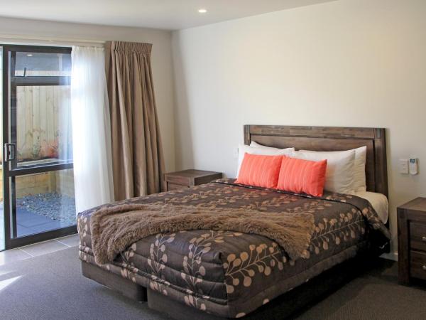 Acacia Lake View Motel : photo 1 de la chambre studio avec lit king-size - accessible aux personnes à mobilité réduite (aile lac)