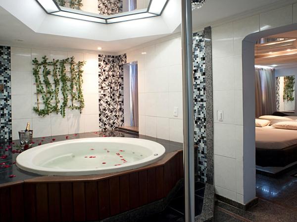 Hotel Itaoka (Adults Only) : photo 2 de la chambre chambre lit queen-size avec baignoire spa