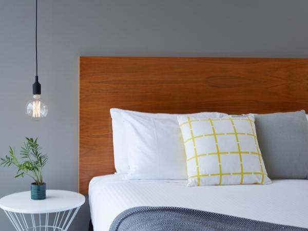 Cosmopolitan Hotel and Apartments : photo 4 de la chambre chambre king de luxe avec terrasse