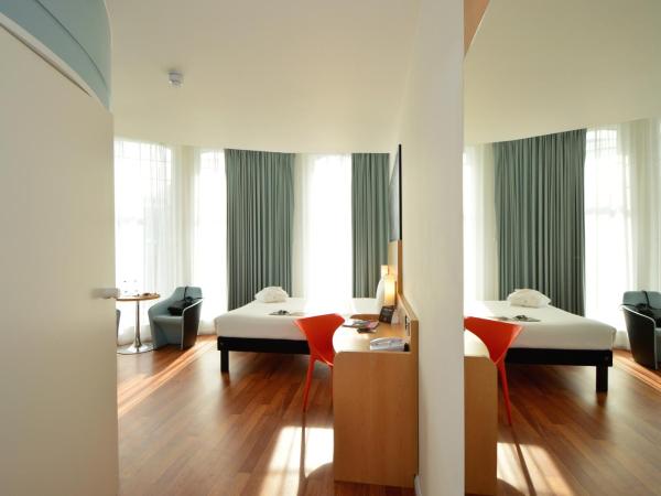 ibis Edinburgh Centre South Bridge - Royal Mile : photo 3 de la chambre chambre double premium avec coin salon confortable