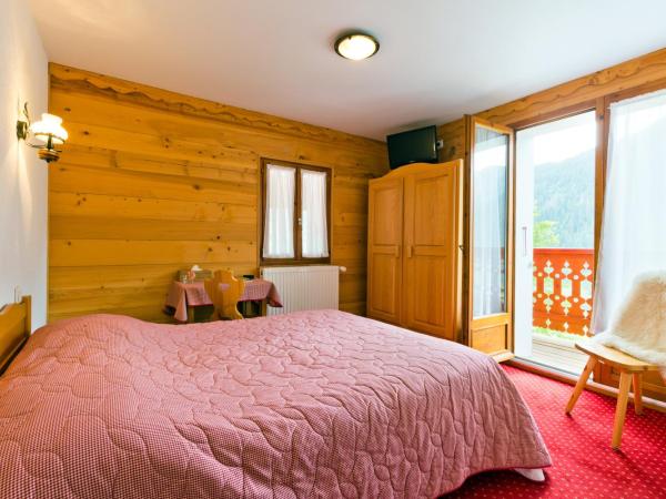 Le Roitelet : photo 3 de la chambre chambre double - vue sur montagne