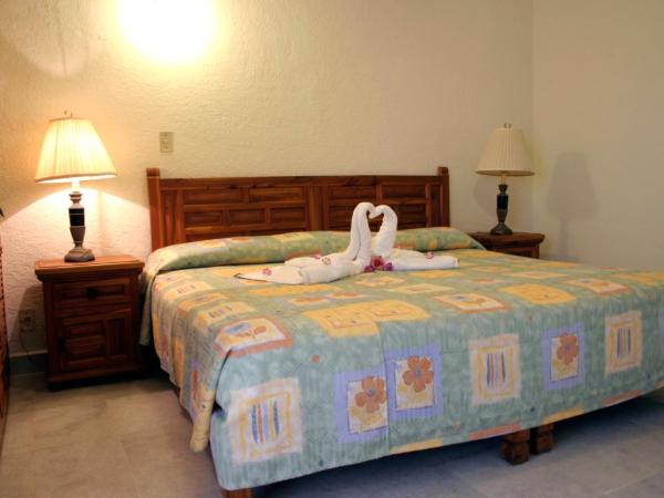 Hotel Suites Jazmín Acapulco : photo 9 de la chambre appartement de grand standing avec piscine privée