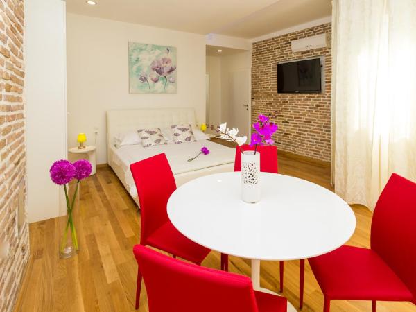 City Square : photo 2 de la chambre studio avec terrasse